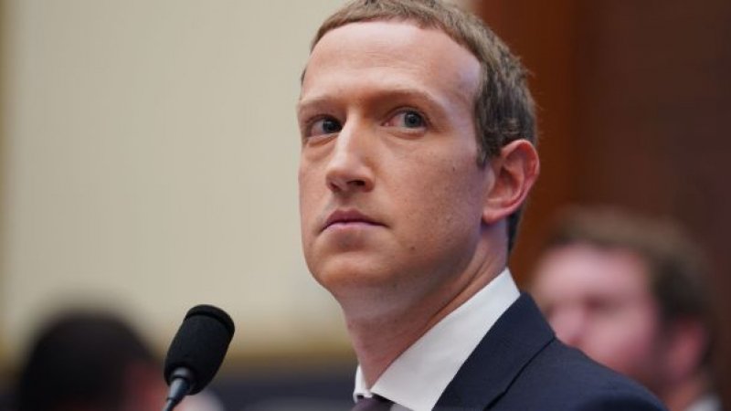  Cum explică Mark Zuckerberg blocarea accesului lui Trump la Facebook