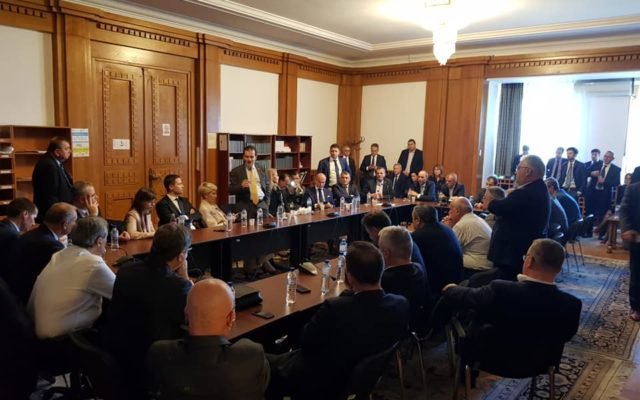  Orban se întâlnește vineri cu liderii PNL din teritoriu pentru a împărți funcții