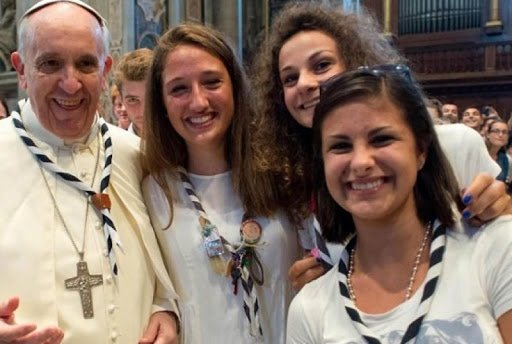  Papa Francisc a schimbat legea Bisericii Catolice în favoarea femeilor