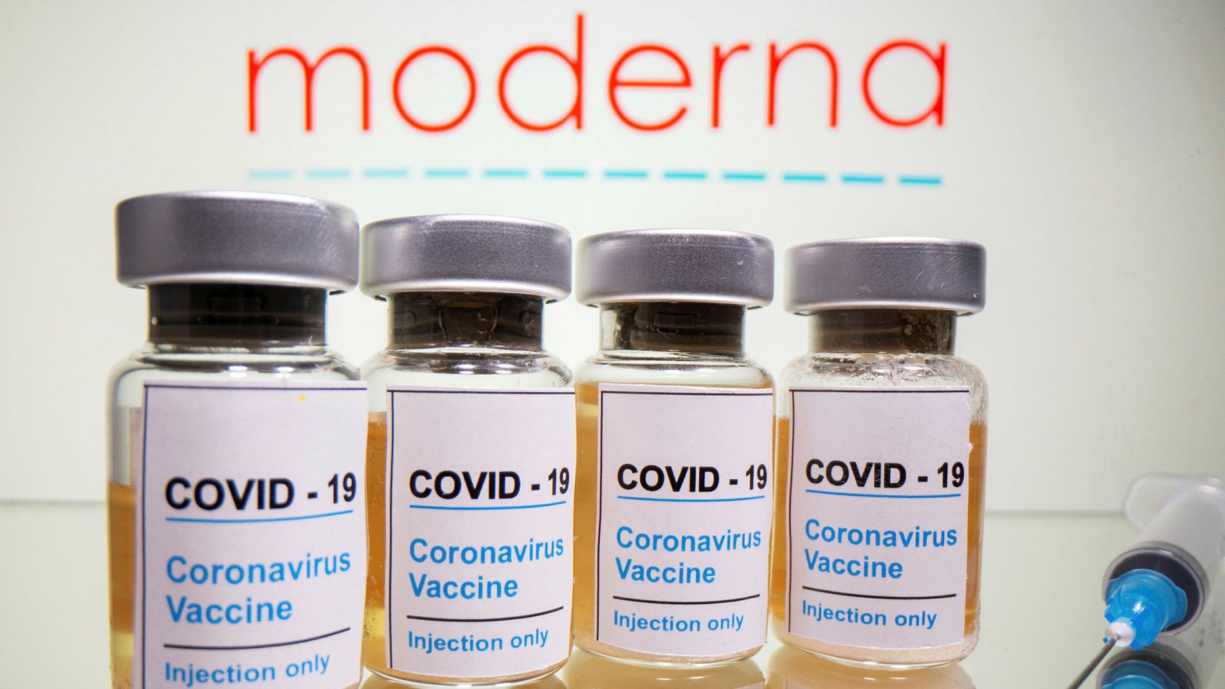  Imunitatea împotriva COVID asigurată de vaccinul Moderna durează cel puțin un an