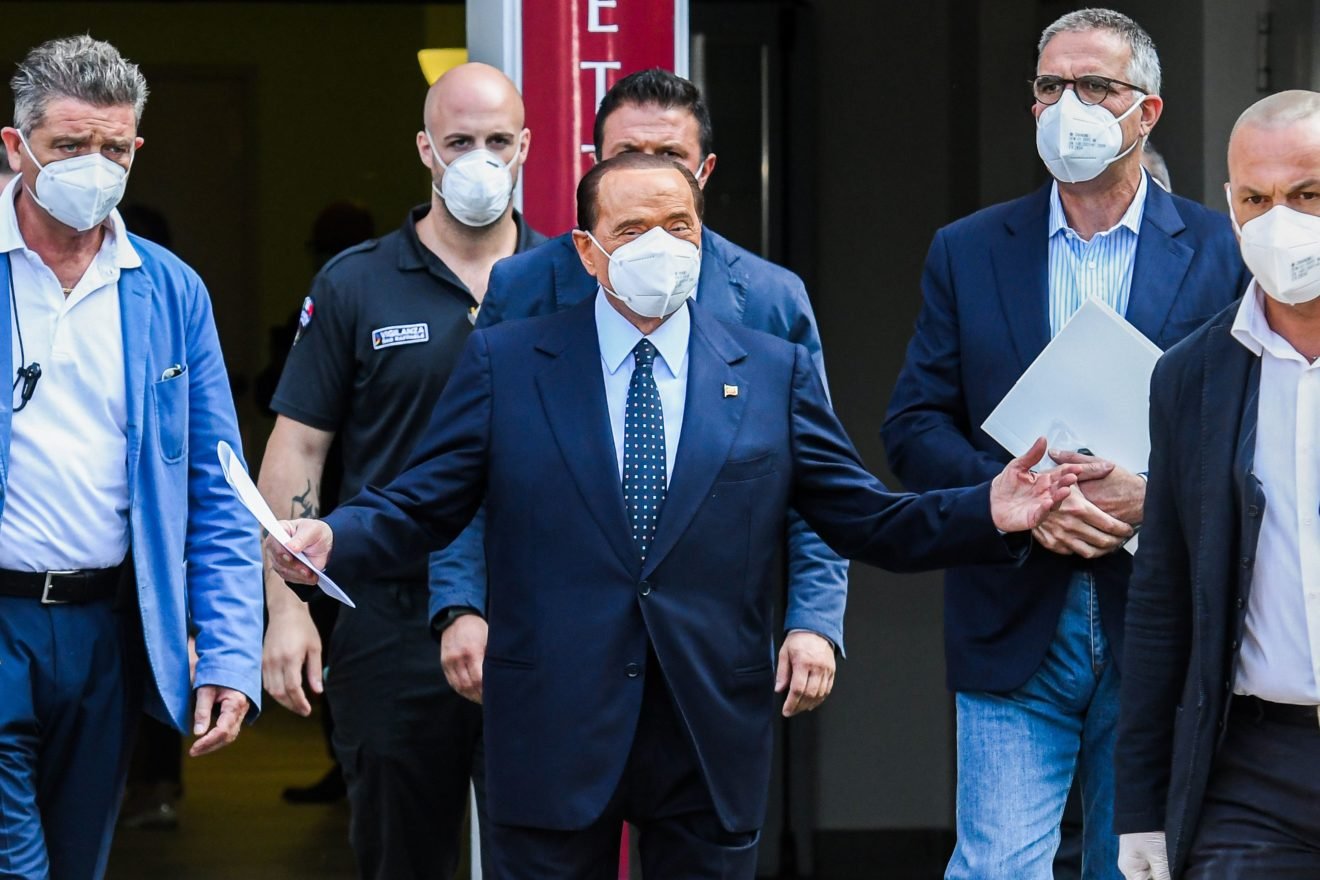  Berlusconi, spitalizat cu probleme cardiace la Monte Carlo