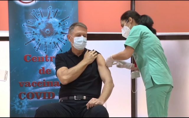  LIVE – Klaus Iohannis s-a vaccinat anti-COVID. Astăzi a început a doua etapă de imunizare