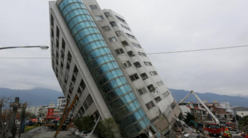  Peste 34 de persoane au murit vineri într-un cutremur puternic pe Insula Sulawesi
