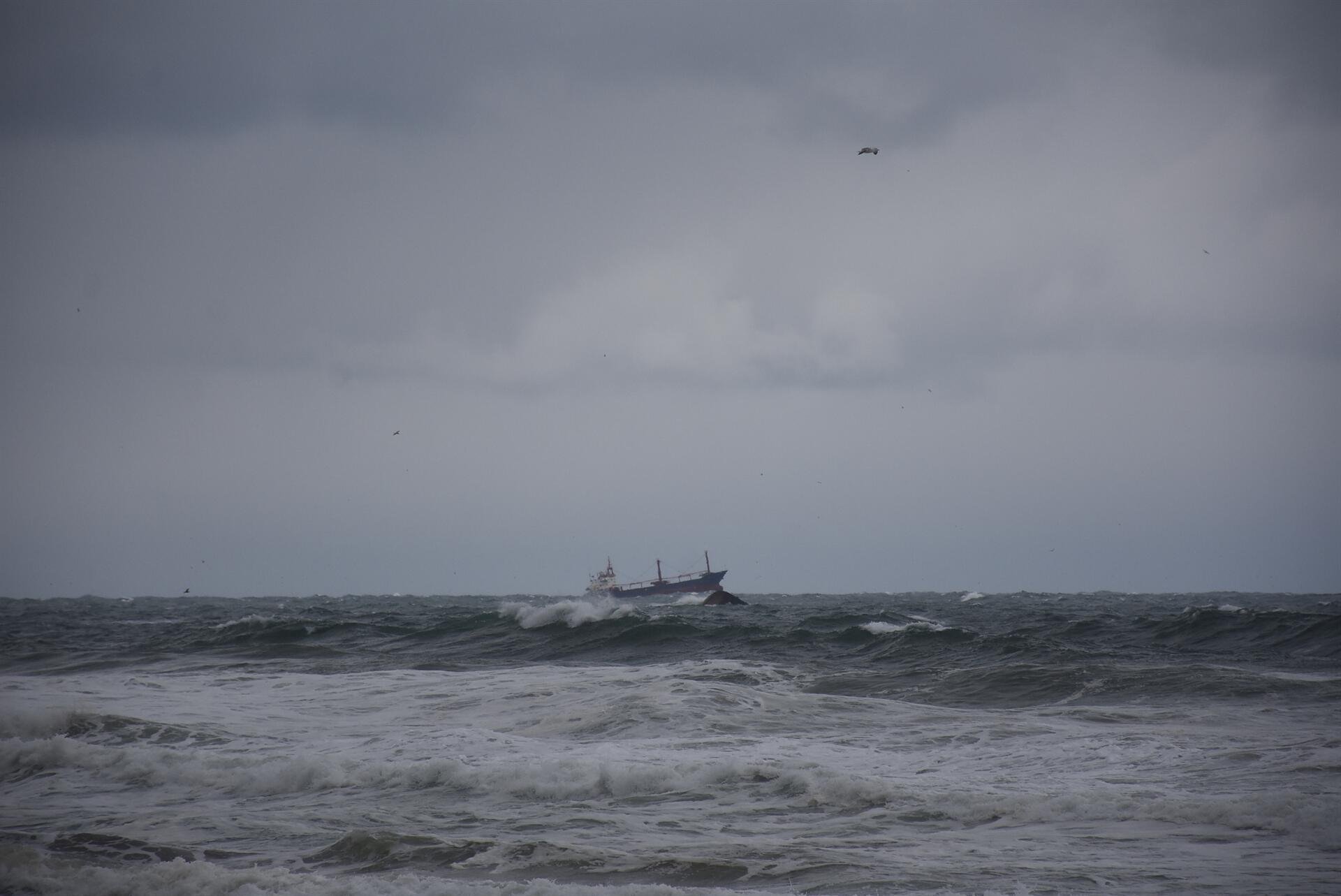  VIDEO O navă de marfă s-a scufundat în Marea Neagră: Cel puțin doi morți