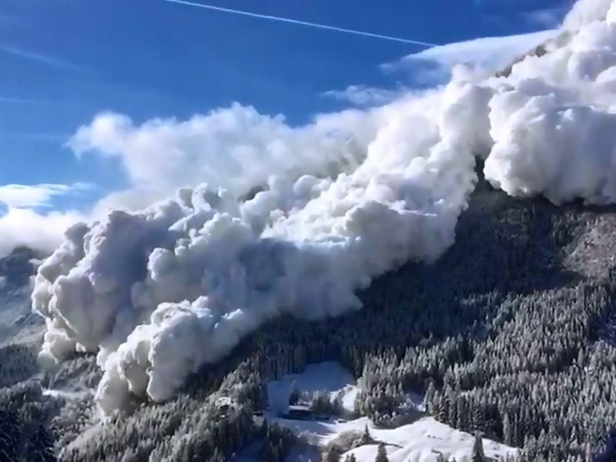  Trei persoane au murit în urma avalanşelor produse în Elveţia în acest weekend