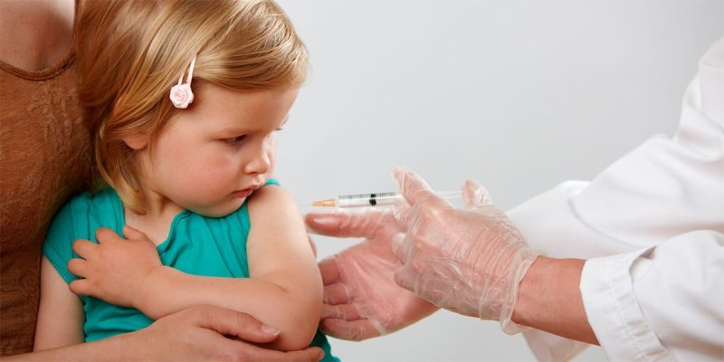  Medicii de familie recomandă vaccinarea antigripală a copiilor. Iată argumentele!