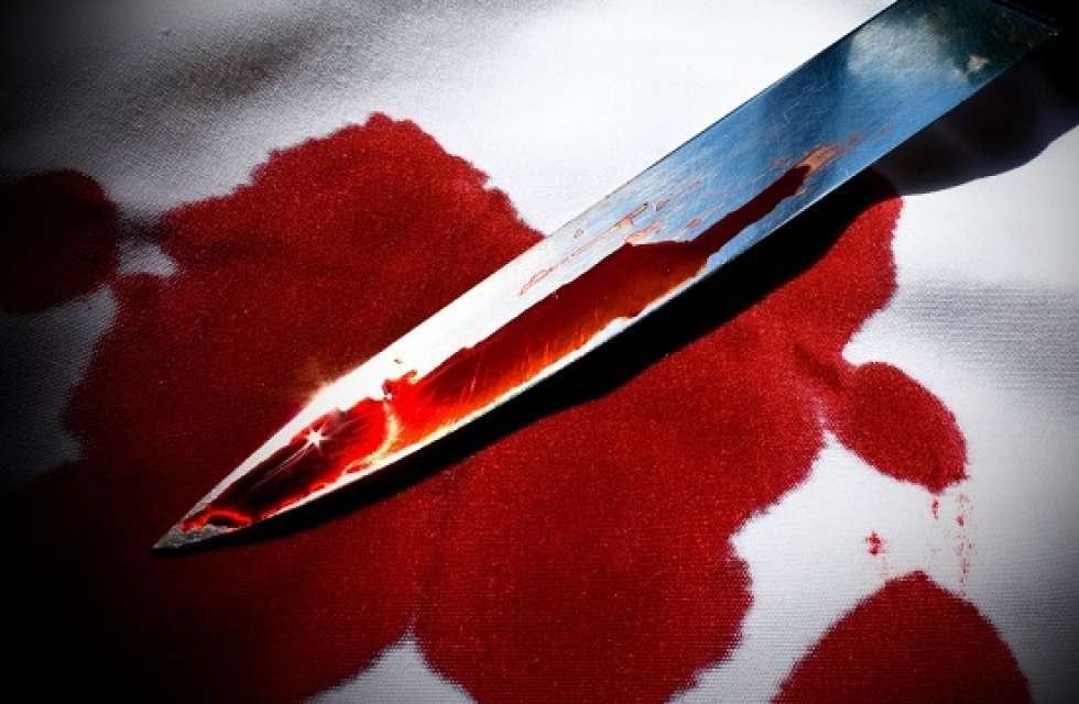 Gorj: Un bărbat şi-a ucis soţia cu cuţitul, apoi şi-a tăiat gâtul