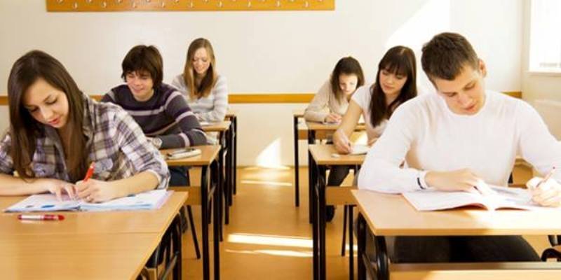  Ministrul Educaţiei a semnat un ordin pentru reducerea numărului de elevi în clasele de liceu