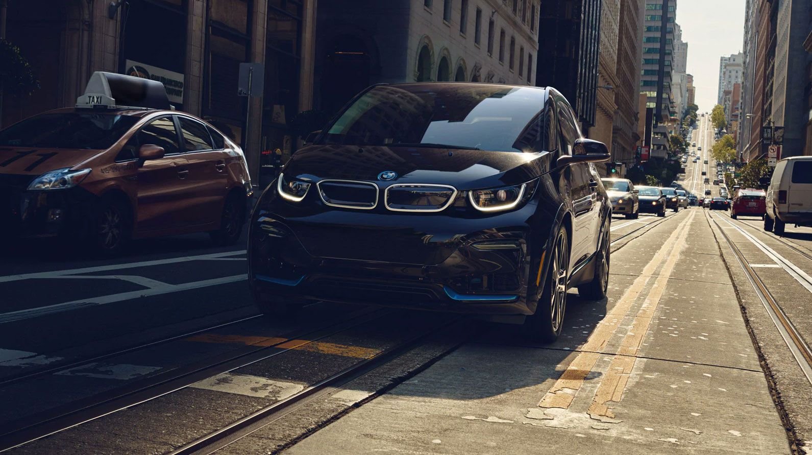  BMW investeşte masiv în vehicule electrice şi are ca obiectiv o marjă de profit mai ridicată