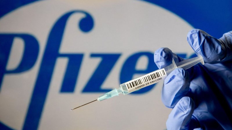  Polonia ar putea da în judecată Pfizer după ce a redus la jumătate livrarea dozelor de vaccin