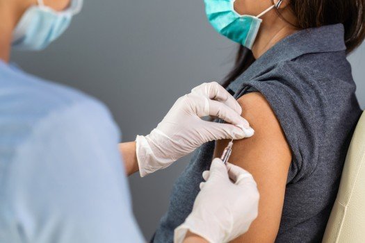  Ce spune Ministerul Sănătăţii despre ieşenii care vor să se vaccineze, dar nu au carte de identitate