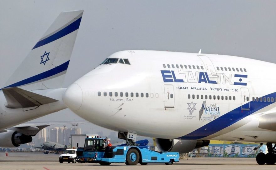  Israelul interzice traficul aerian internaţional de pasageri, începând de luni seara