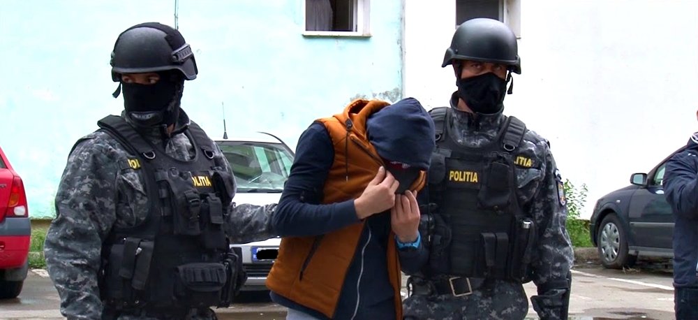  EXCLUSIV Unul dintre cei mai mari dealeri de substanțe psihoactive din Iași, prins în flagrant de polițiști. VIDEO
