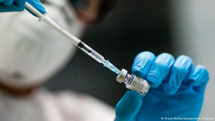  Zeci de mii de persoane programate la vaccinare vor fi amânate de la imunizare