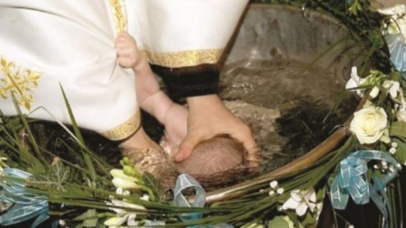  Parchet: preotul care a slujit la botezul mortal din Suceava, suspect de ucidere din culpă