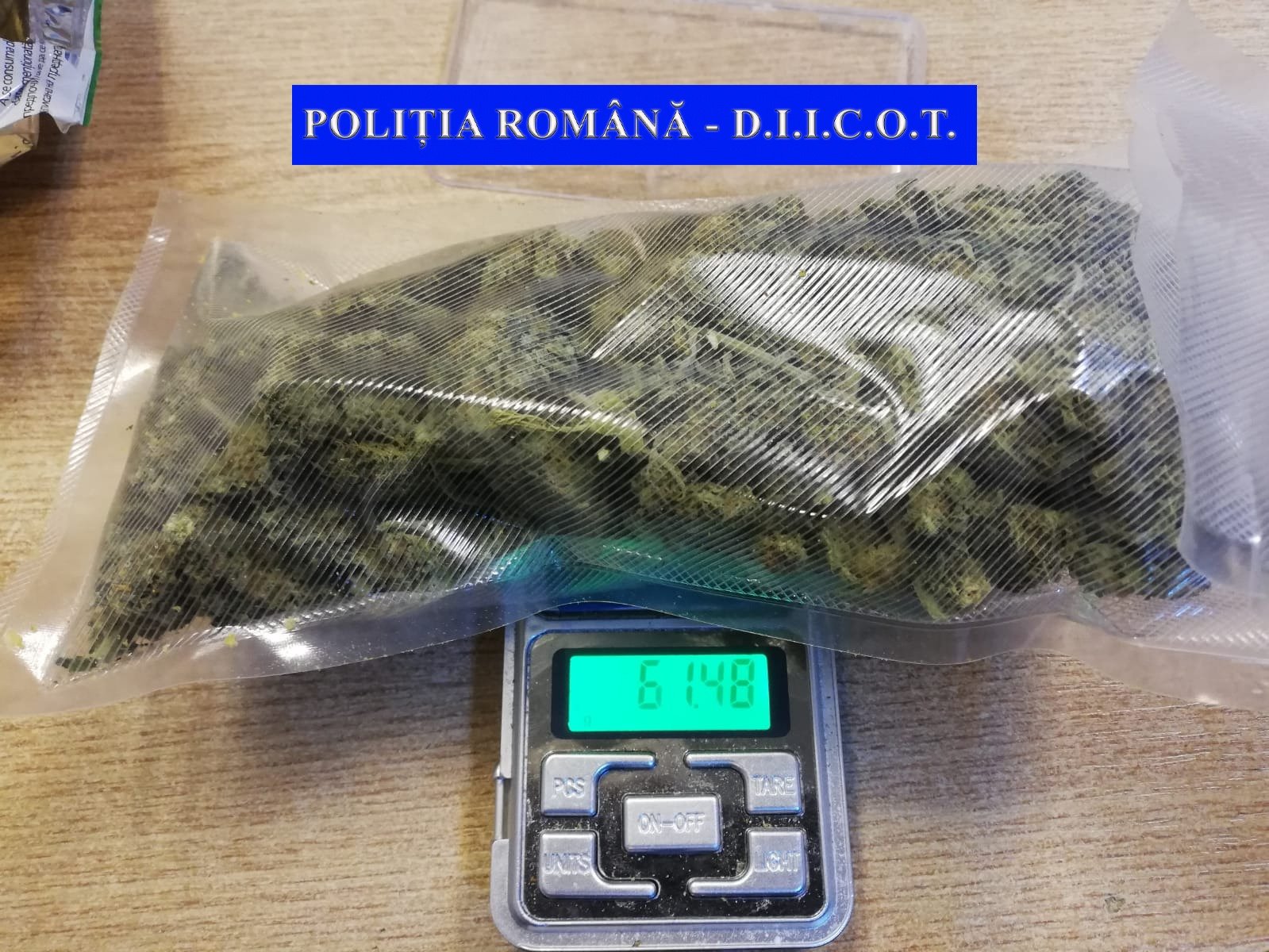  VIDEO&FOTO: Cannabis, MDMA comprimate, amfetamină, ketamină confiscate în Iași