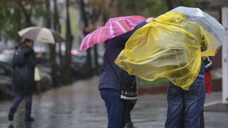  Cod galben de ploi și vânt în Moldova, Banat și Carpații Meridionali