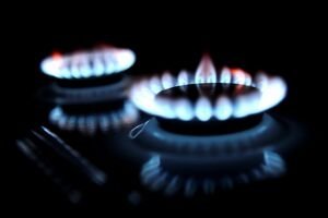  Preţul gazelor creşte, începând de astăzi, cu maximum 1% pentru populaţie