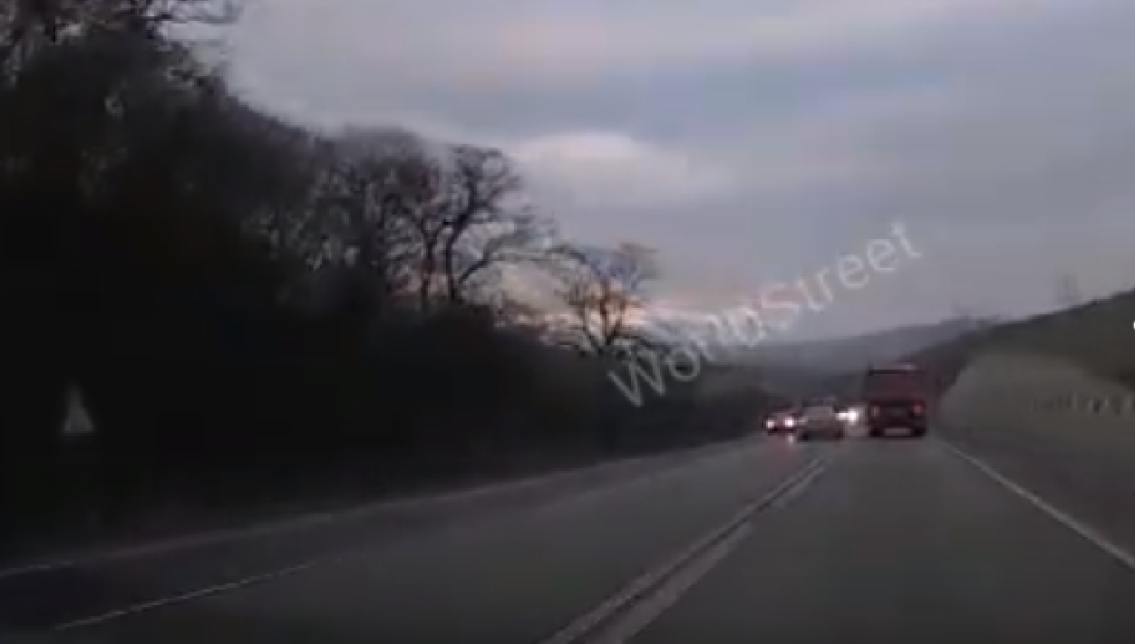  VIDEO Uitați cum circulă unii șoferi pe Șoseaua de Centură a Iașului. Depășiri sinucigașe