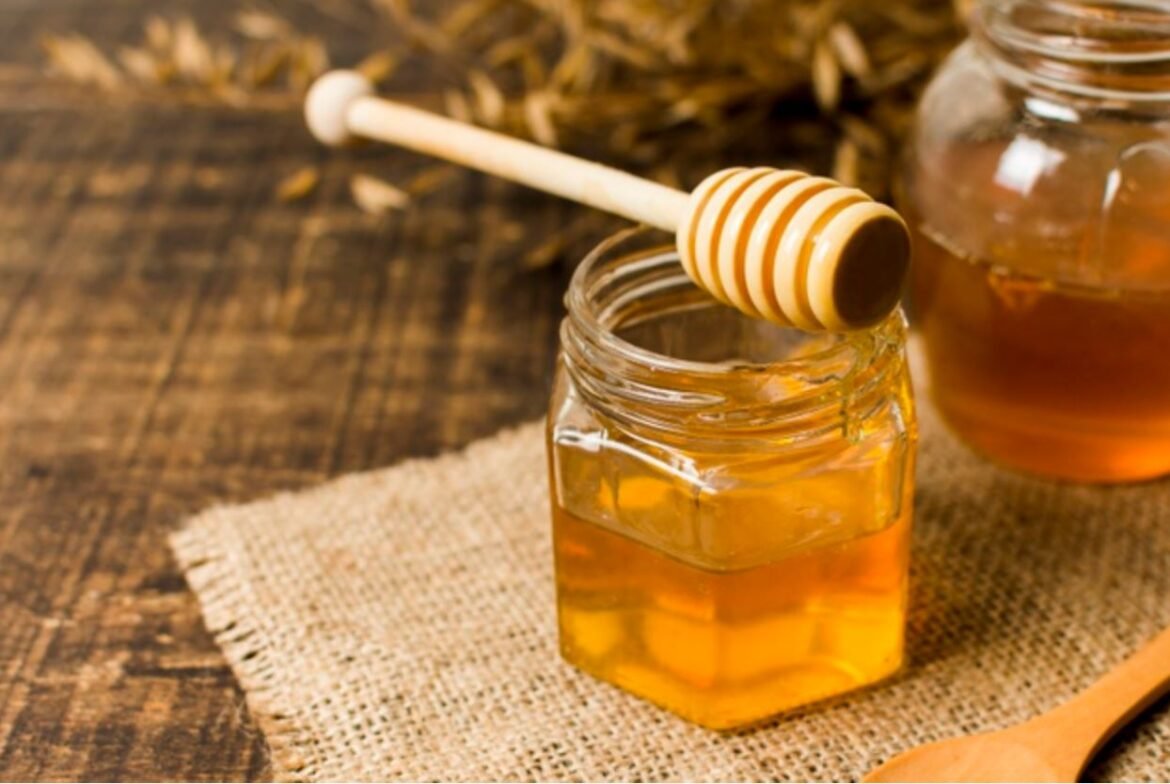  Mihaela Bilic mai spulberă un mit: Mierea de albine îngraşă mai mult decât zahărul