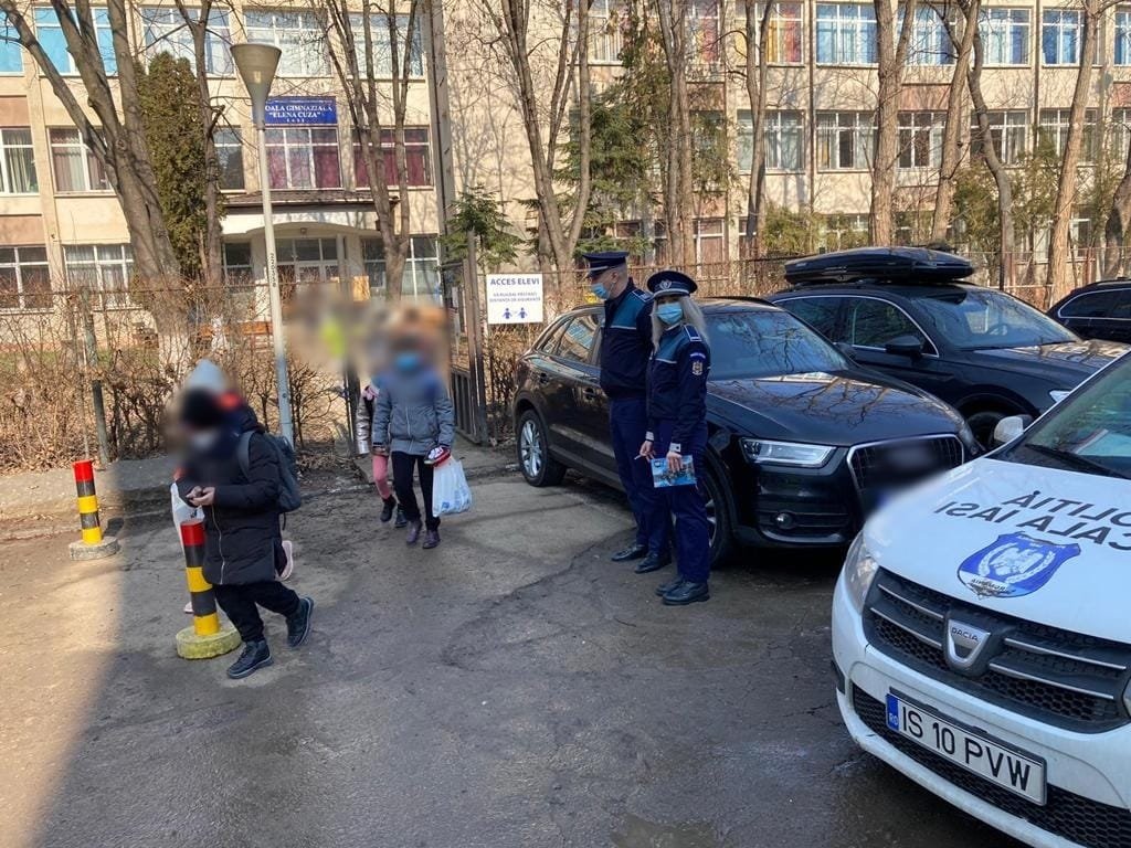  Polițiștii și jandarmii au desfășurat acțiuni în apropierea școlilor din Iași