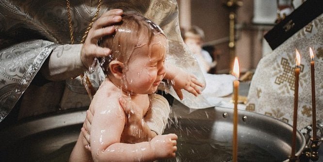  BOR a hotărât: nu se va schimba ritualul botezului