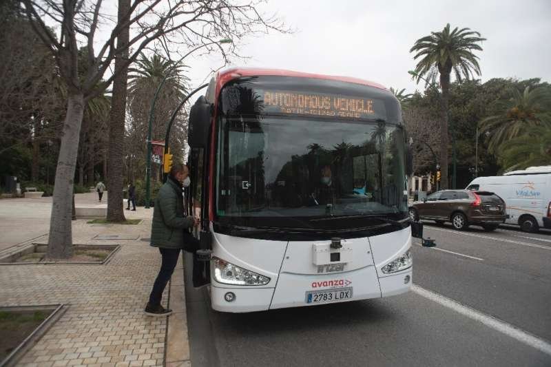  Premieră în Europa: Un autobuz fără şofer a început să circule pe străzile din Malaga, în sudul Spaniei