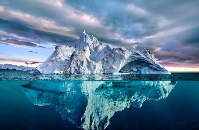  Un imens aisberg, cât aglomeraţia Parisului sau Londrei de mare, se desprinde din Antarctica