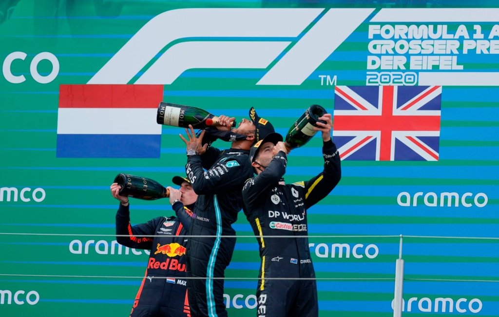  Sampania Moet inlocuita cu un vin la festivitatile de premiere din circuitul Formulei 1