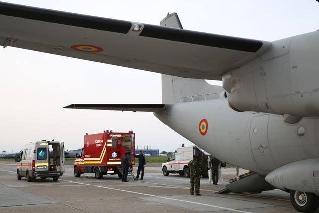  Pacient cu arsuri, transportat la Bruxelles cu o aeronava a Fortelor Aeriene Romane