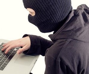  Hacker reţinut de procurorii ieşeni pentru o lovitură de 620.000 de euro