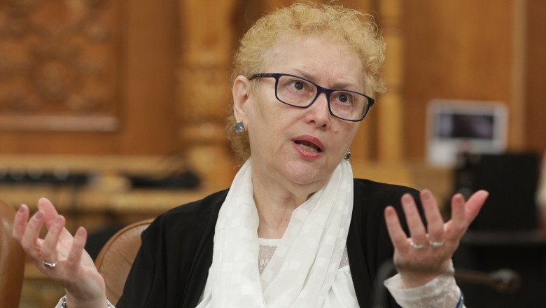  Renate Weber este convinsa că demiterea sa loveşte în instituţia Avocatului Poporului