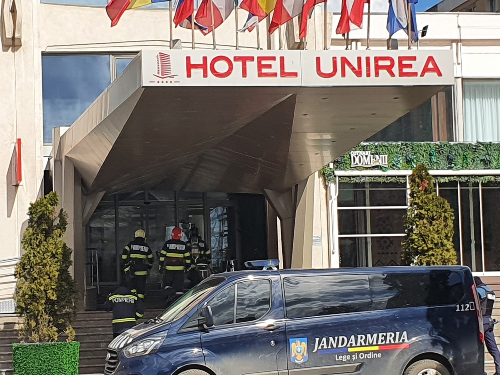  IMAGINI: Amenințare cu bomba la Hotel Unirea în Iași! Cei de la SRI nu au găsit nimic
