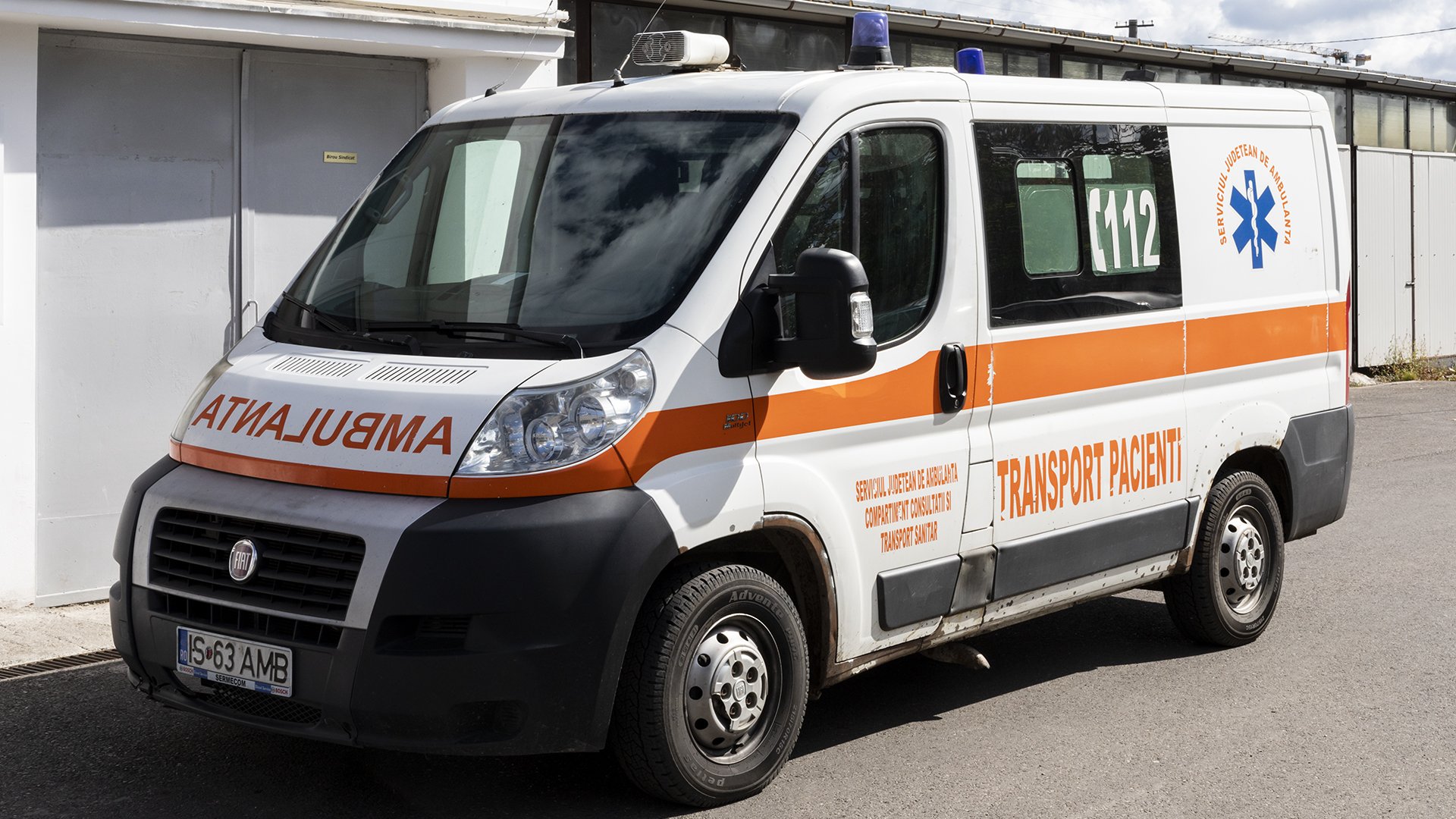  De unde așteptăm salvarea! Ambulanța Iași – 13 intervenții pe oră. 60% dintre mașini trebuie casate