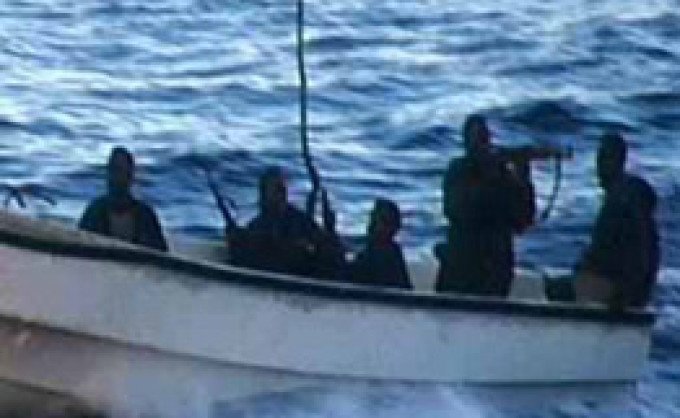  Marinari români, răpiţi de piraţi de la bordul unei nave în Golful Guineea