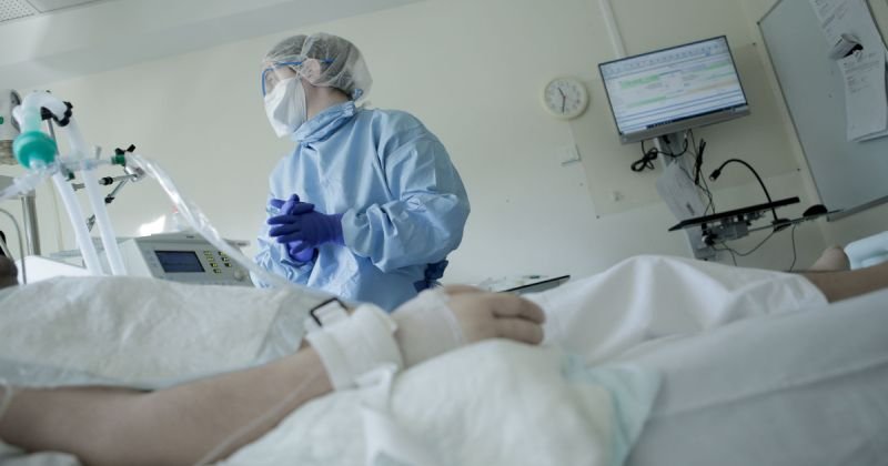  Colegiul Medicilor susţine sedarea ori legarea pacienţilor de paturi la ATI