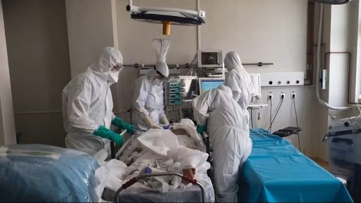  Medic, surprins de numărul mare de pacienţi cu forme grave de COVID: În trei zile secţia a fost plină