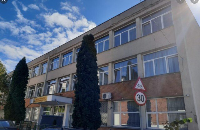  EXCLUSIV: Directoarea de la Școala Mihai Codreanu şi-a dat demisia. Scandal uriaş în jurul unui învăţător
