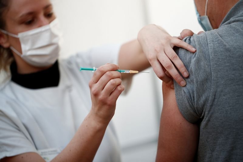  Peste jumătate din populația Israelului a primit două doze de vaccin contra Covid