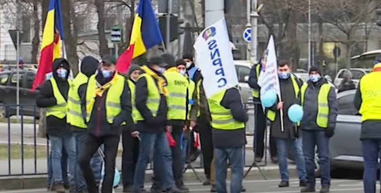  Poliţiştii protestează în Piaţa Victoriei de Ziua Poliției Române