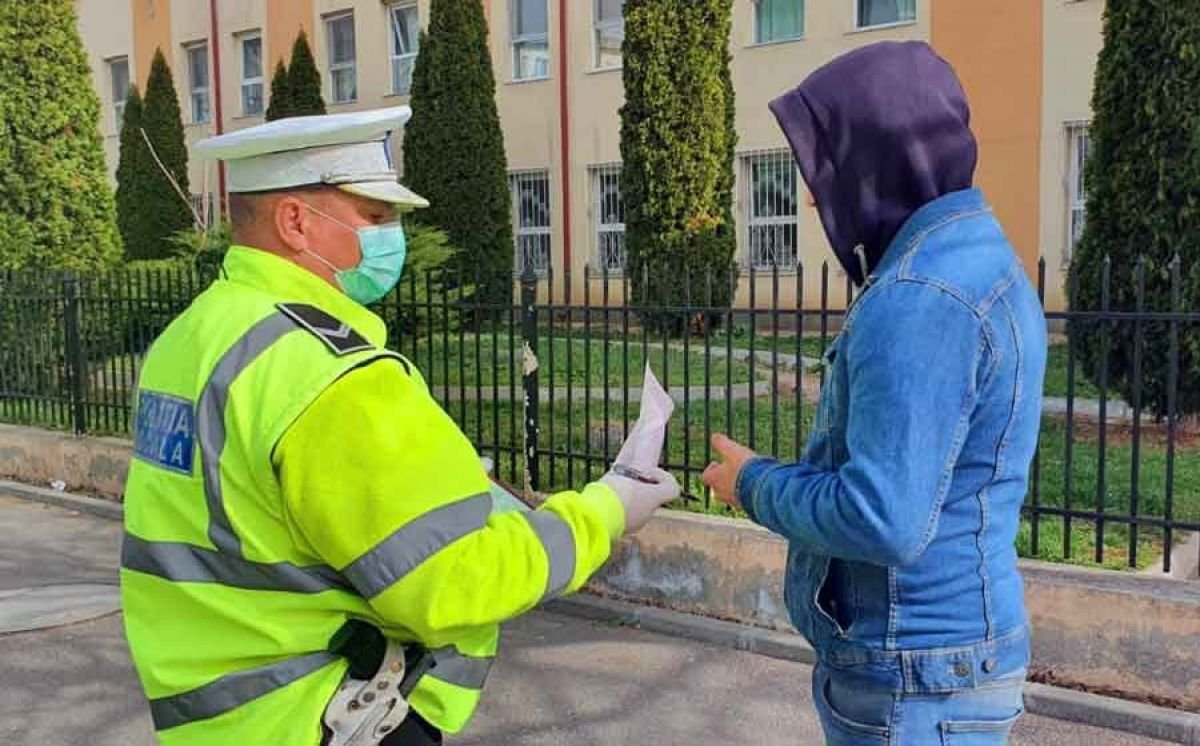  Poliţia anti-mască: 123 de amenzi la o singură razie în Iaşi