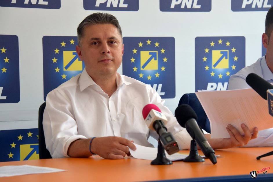  Cum trăgea Mugurel Cozmanciuc (PNL) sforile pentru postul de director la Apele Române