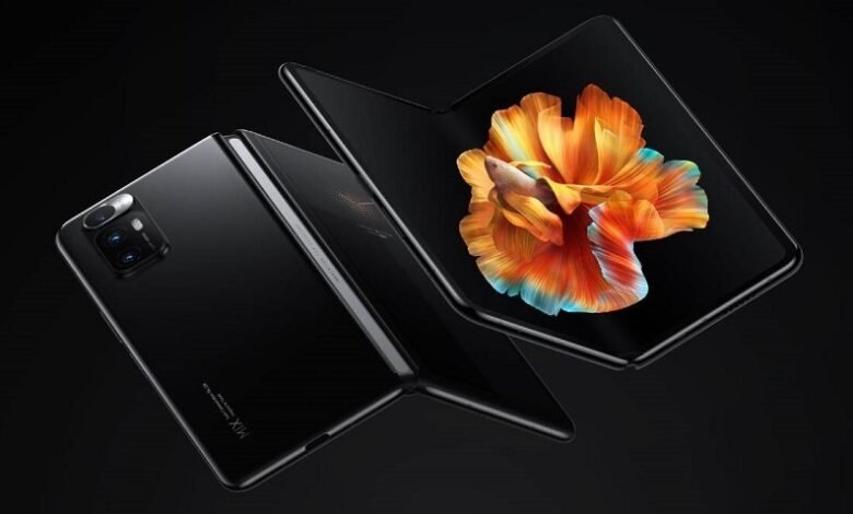  Xiaomi a lansat primul său telefon pliabil, Mi Mix Fold, cu intenţia de a concura Samsung