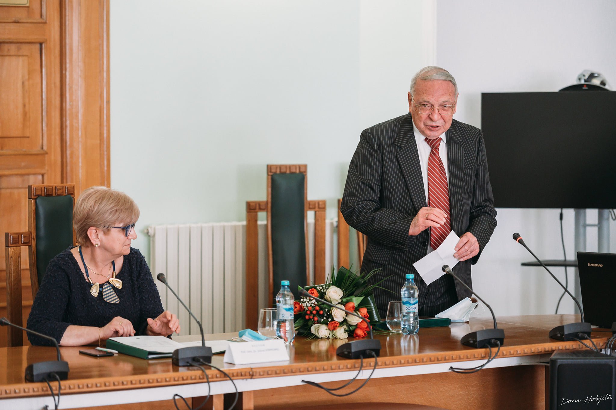  Profesorul Mircea Covic, omagiat la vârsta de 80 de ani de conducerea UMF Iaşi