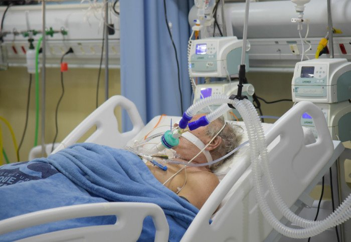  Presiune uriașă. Bolnavii intubaţi la Urgenţe aşteaptă un loc liber în spitalele COVID