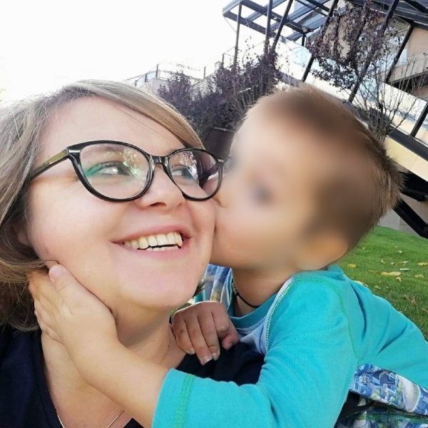  VIDEO: E mai bine: micuţul rămas orfan după teribilul accident de la Cozmeşti, transferat la alt spital