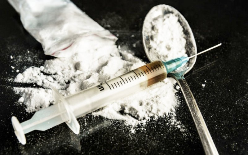  Nu s-a mai bucurat de heroina la preţ de chilipir: l-au săltat din gară la 5 dimineaţa