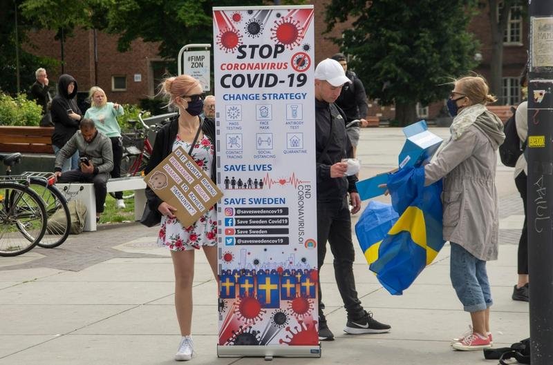  Suedia înregistrează cele mai multe cazuri noi de Covid pe cap de locuitor din Europa