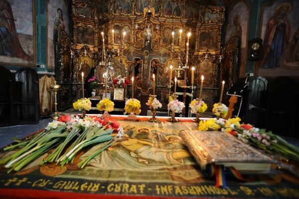  Datini înaintea Paştelui: creştinii ortodocşi intră azi în Săptămâna Patimilor