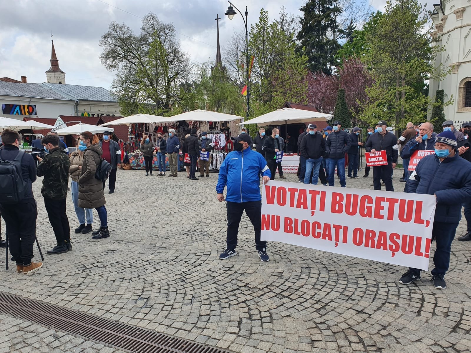 IMAGINI: Protest în fața Primăriei Iași. Se cere votarea bugetului (UPDATE)